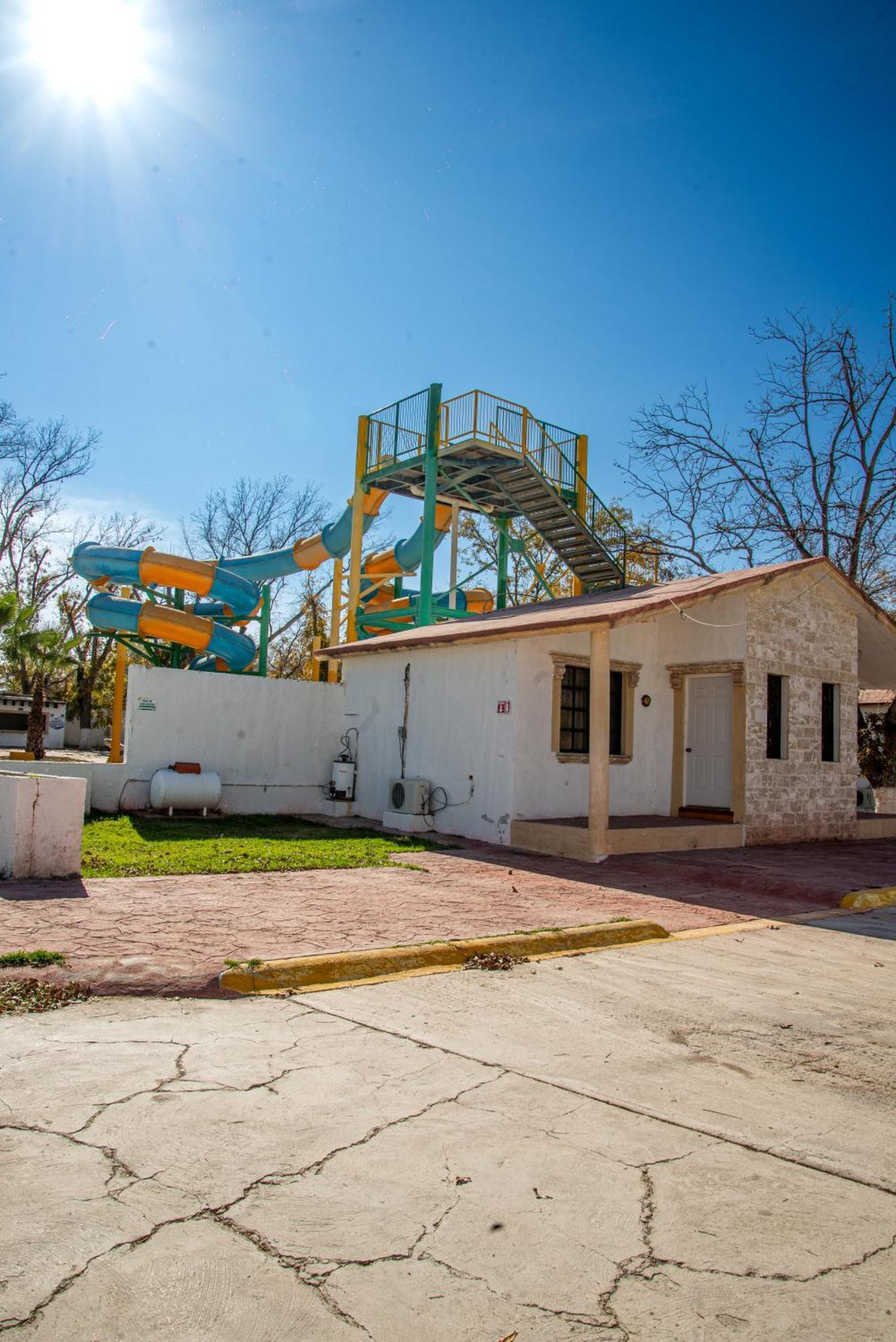 Hotel Pueblo Viejo Parras de la Fuente Bagian luar foto