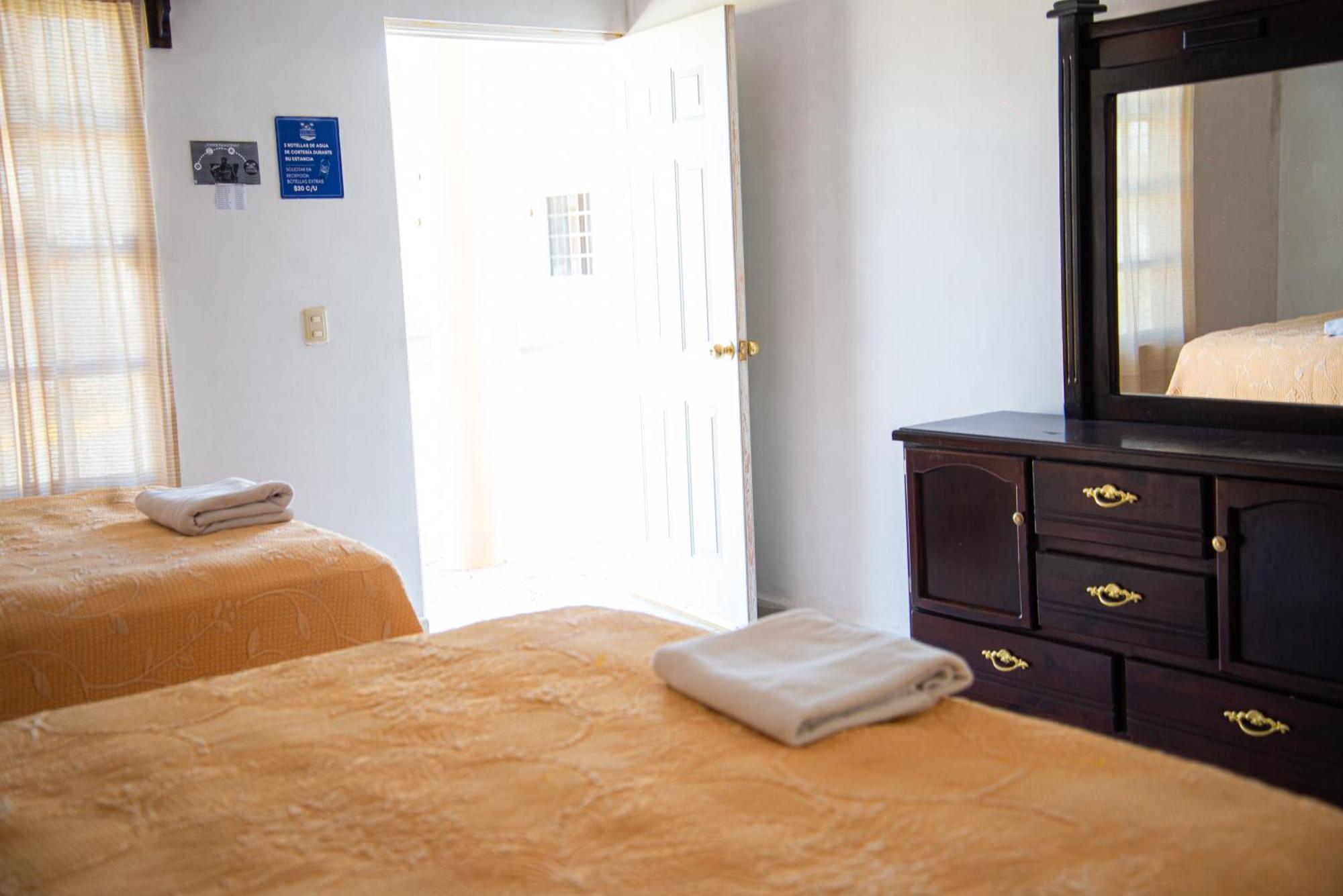Hotel Pueblo Viejo Parras de la Fuente Bagian luar foto