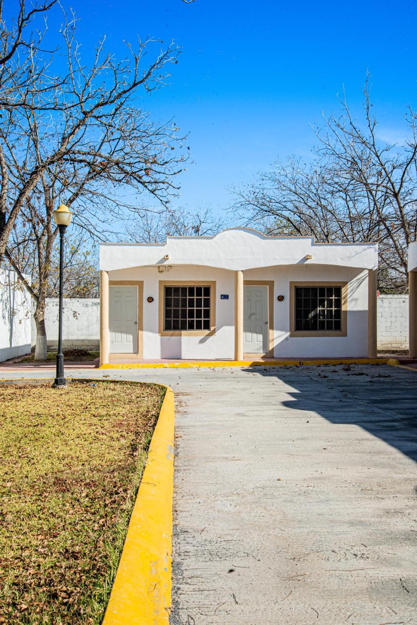 Hotel Pueblo Viejo Parras de la Fuente Bagian luar foto